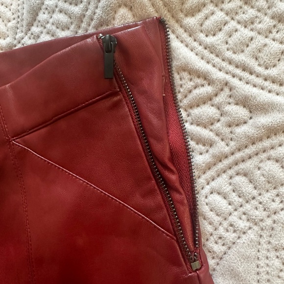 ZARA burgundy leather pants. Zipper doesn’t work  (See description) - Picture 8 of 9